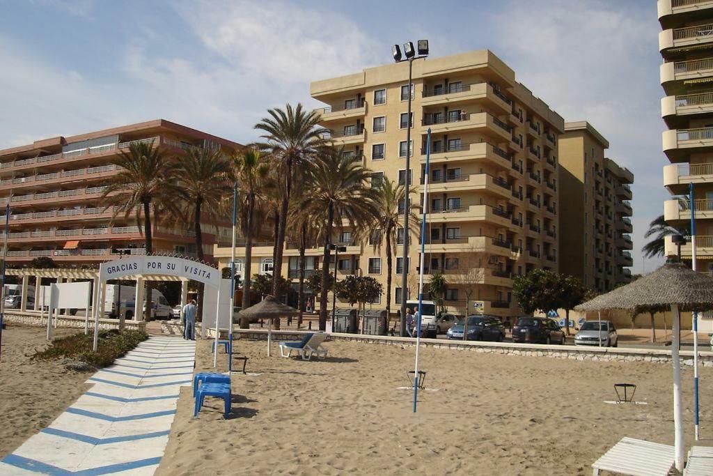 Beachfront Apartment In Fuengirola New Exterior foto